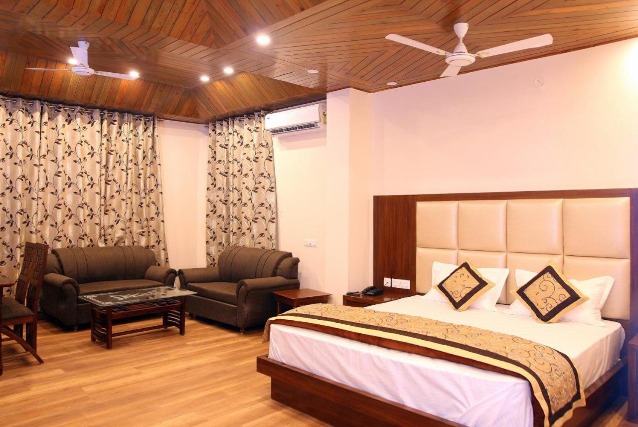 Hotel Dharamshala Paradise Esterno foto