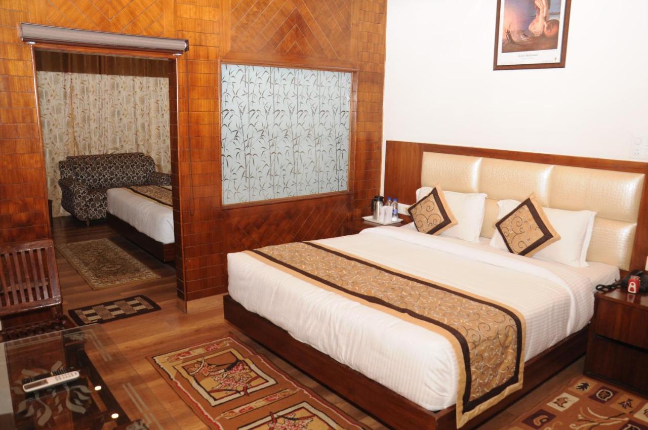 Hotel Dharamshala Paradise Esterno foto